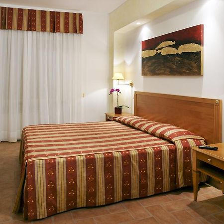 Casa Degli Ubaldi Bed & Breakfast Рим Стая снимка