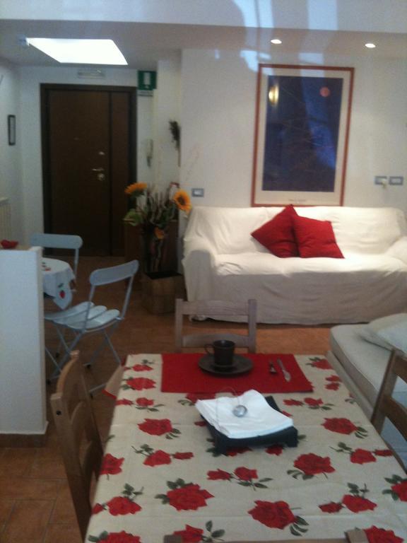 Casa Degli Ubaldi Bed & Breakfast Рим Екстериор снимка