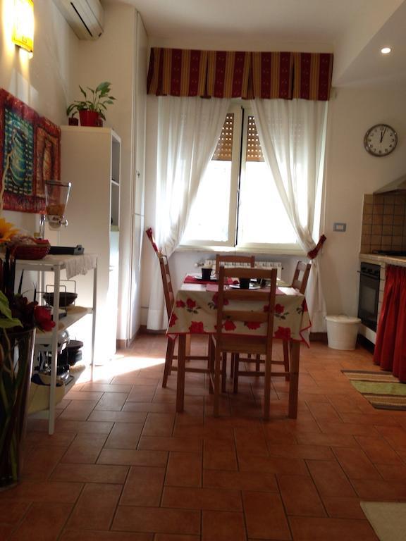 Casa Degli Ubaldi Bed & Breakfast Рим Екстериор снимка